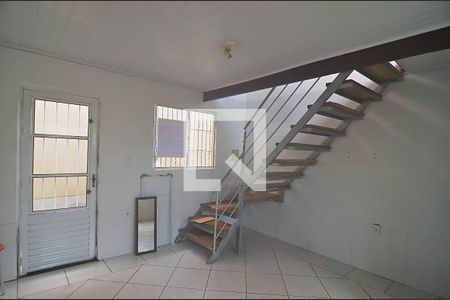 Sala e cozinha de casa de condomínio para alugar com 1 quarto, 44m² em Igara, Canoas