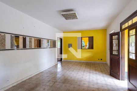 Sala de casa para alugar com 5 quartos, 1500m² em Vila Sul Americana, Barueri