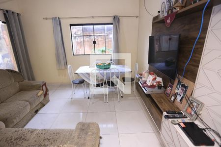 Sala de casa para alugar com 2 quartos, 48m² em Qr 429, Brasília