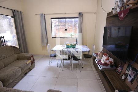 Sala de casa para alugar com 2 quartos, 48m² em Qr 429, Brasília