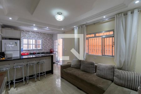 Sala / Cozinha de casa à venda com 3 quartos, 206m² em Vila Araguaia, São Paulo