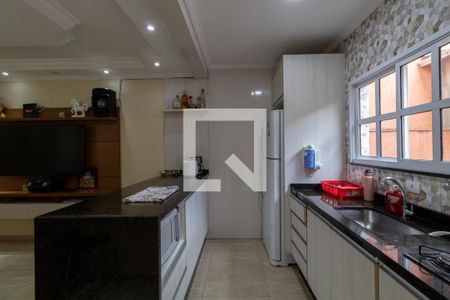 Sala / Cozinha de casa à venda com 3 quartos, 206m² em Vila Araguaia, São Paulo