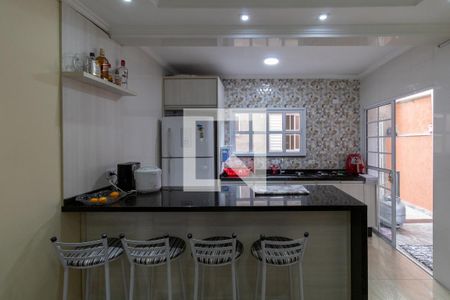 Sala / Cozinha de casa à venda com 3 quartos, 206m² em Vila Araguaia, São Paulo