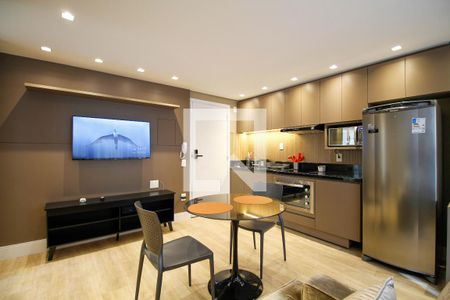 Sala e Cozinha de apartamento para alugar com 1 quarto, 34m² em Pinheiros, São Paulo