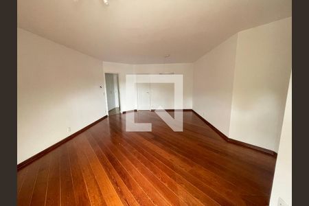 Sala de apartamento à venda com 4 quartos, 132m² em Vila Madalena, São Paulo