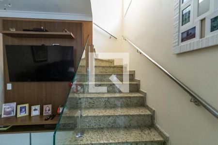 Escada de casa à venda com 3 quartos, 204m² em Dos Casa, São Bernardo do Campo