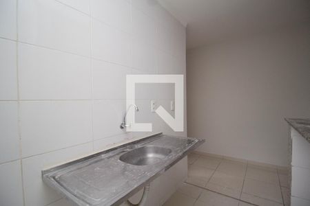 Cozinha de apartamento para alugar com 1 quarto, 24m² em Parque Sao Luis, São Paulo