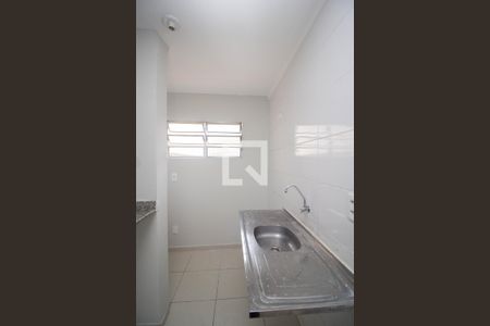 Cozinha de apartamento para alugar com 1 quarto, 24m² em Parque Sao Luis, São Paulo