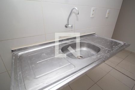 Cozinha de apartamento para alugar com 1 quarto, 24m² em Parque Sao Luis, São Paulo