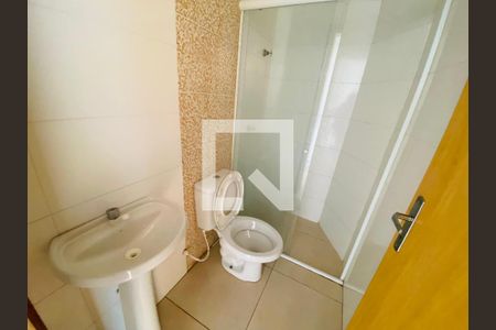 Banheiro de apartamento para alugar com 1 quarto, 32m² em Jardim Algarve, Alvorada