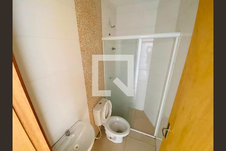 Banheiro de apartamento para alugar com 1 quarto, 32m² em Jardim Algarve, Alvorada