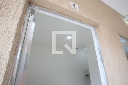 Entrada de casa para alugar com 1 quarto, 16m² em Curicica, Rio de Janeiro