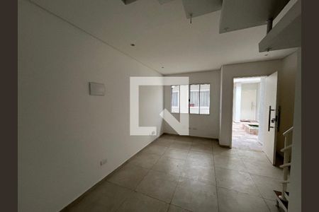 Sala de casa de condomínio para alugar com 2 quartos, 68m² em Vila Urupes, Suzano