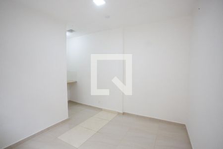 Sala de casa para alugar com 1 quarto, 16m² em Curicica, Rio de Janeiro