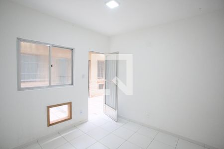 Sala/Quarto de casa para alugar com 1 quarto, 16m² em Curicica, Rio de Janeiro