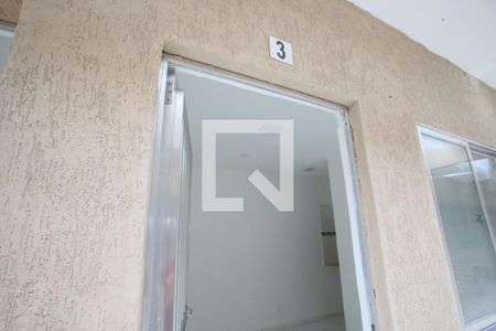 Entrada de casa para alugar com 1 quarto, 16m² em Curicica, Rio de Janeiro