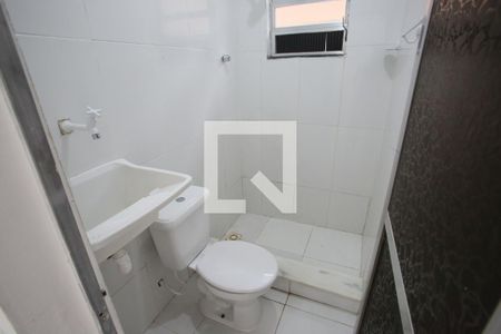 Banheiro de casa para alugar com 1 quarto, 16m² em Curicica, Rio de Janeiro