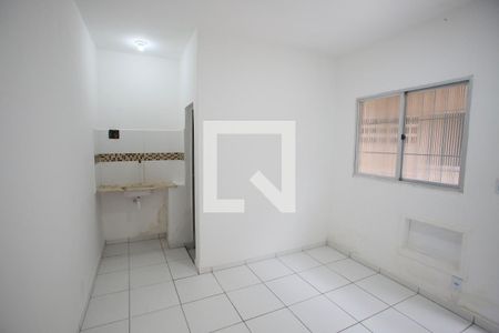 Sala/Quarto de casa para alugar com 1 quarto, 16m² em Curicica, Rio de Janeiro