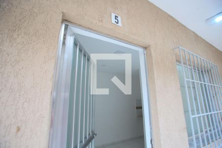 Entrada de casa para alugar com 1 quarto, 16m² em Curicica, Rio de Janeiro