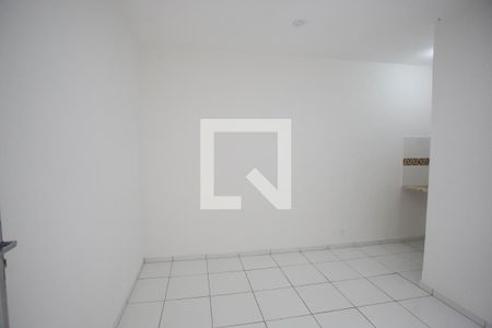 Sala/Quarto de casa para alugar com 1 quarto, 16m² em Curicica, Rio de Janeiro