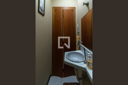 Lavabo  de casa para alugar com 2 quartos, 125m² em Guarujá, Porto Alegre