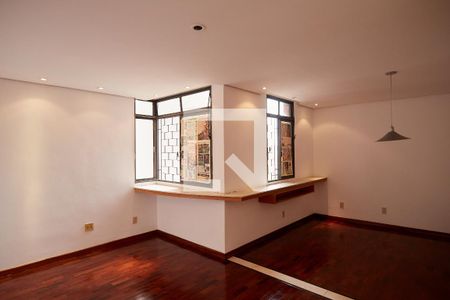 Sala de apartamento à venda com 2 quartos, 80m² em Santa Efigênia, Belo Horizonte