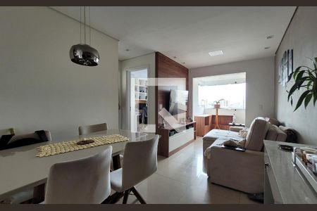 Sala de apartamento à venda com 2 quartos, 52m² em Vila Scarpelli, Santo André