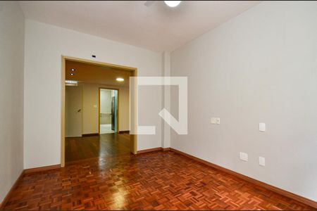 Sala de TV de apartamento para alugar com 3 quartos, 110m² em Funcionários, Belo Horizonte