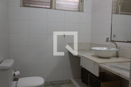 Casa à venda com 534m², 3 quartos e 4 vagas Casa à venda com 534m², 3 quartos e 4 vagasBanheiro da Suíte 2