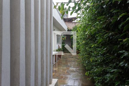 Casa à venda com 534m², 3 quartos e 4 vagas Casa à venda com 534m², 3 quartos e 4 vagasÁrea externa