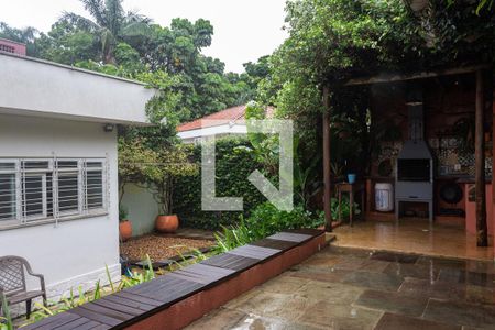 Casa à venda com 534m², 3 quartos e 4 vagas Casa à venda com 534m², 3 quartos e 4 vagasÁrea externa