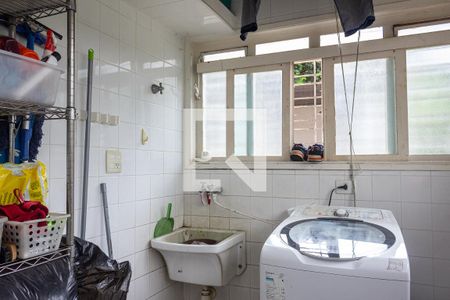 Casa à venda com 534m², 3 quartos e 4 vagas Casa à venda com 534m², 3 quartos e 4 vagasÁrea de Serviço