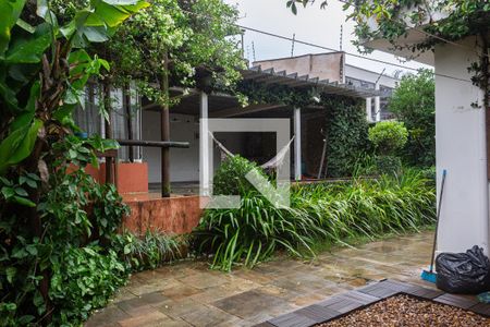 Casa à venda com 534m², 3 quartos e 4 vagas Casa à venda com 534m², 3 quartos e 4 vagasÁrea externa