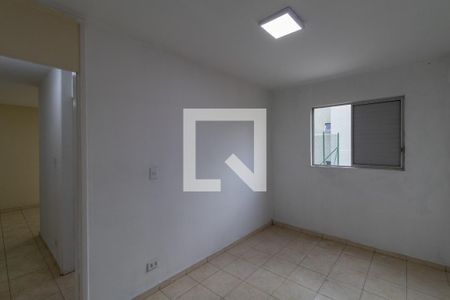 Quarto 2 de apartamento para alugar com 2 quartos, 49m² em Vila Jacuí, São Paulo