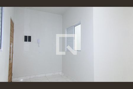 Quarto de casa para alugar com 2 quartos, 80m² em Fazenda da Juta, São Paulo