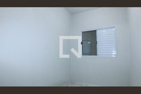 Quarto de casa para alugar com 2 quartos, 80m² em Fazenda da Juta, São Paulo