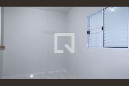 Quarto de casa para alugar com 2 quartos, 80m² em Fazenda da Juta, São Paulo