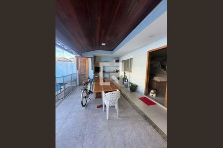 Casa à venda com 4 quartos, 236m² em Vargem Pequena, Rio de Janeiro