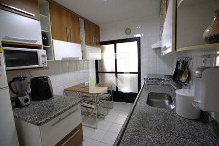 Cozinha de apartamento à venda com 3 quartos, 104m² em Santo Amaro, São Paulo