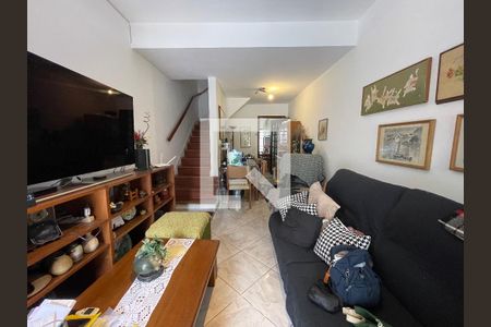 Sala de casa à venda com 4 quartos, 90m² em Caxingui, São Paulo