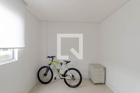 Quarto 2 de apartamento para alugar com 2 quartos, 62m² em Novo Mundo, Curitiba