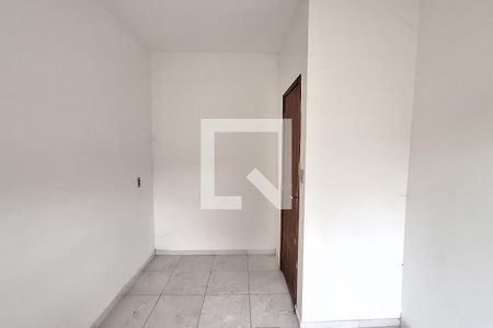 Quarto de casa para alugar com 2 quartos, 42m² em Parque João Pessoa, Duque de Caxias