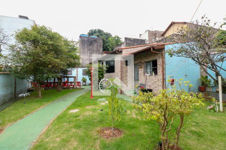 Casa à venda com 413m², 3 quartos e 2 vagas Casa à venda com 413m², 3 quartos e 2 vagasQuintal