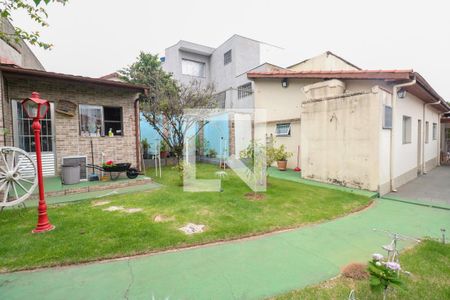 Casa à venda com 413m², 3 quartos e 2 vagas Casa à venda com 413m², 3 quartos e 2 vagasQuintal