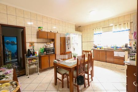 Casa à venda com 413m², 3 quartos e 2 vagas Casa à venda com 413m², 3 quartos e 2 vagasCozinha