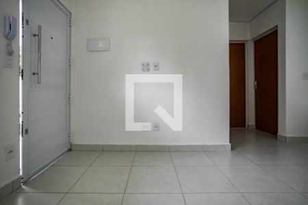 Sala de casa de condomínio para alugar com 2 quartos, 50m² em Vila Sao Paulo, Mogi das Cruzes