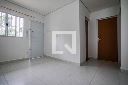 Sala de casa de condomínio para alugar com 2 quartos, 50m² em Vila Sao Paulo, Mogi das Cruzes