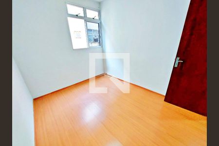 Quarto de apartamento à venda com 3 quartos, 60m² em Nova Gameleira, Belo Horizonte