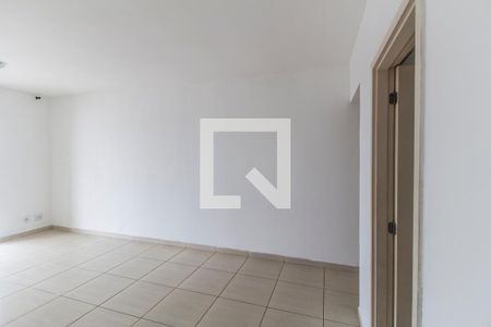 Sala de TV de apartamento para alugar com 4 quartos, 105m² em Jardim Tupanci, Barueri