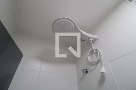 Chuveiro banheiro da suíte de apartamento para alugar com 1 quarto, 39m² em Socorro, São Paulo